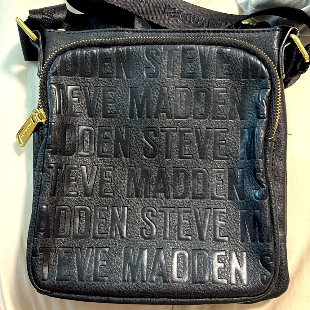 STEVE MADDEN - NWOT Black Crossbody Bag - Picture 3 of 14